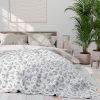 12554294537056739291_2048.jpeg Paisley Motif Minimalist Fleece Blanket - Elegant Neutral Design for Modern Homes