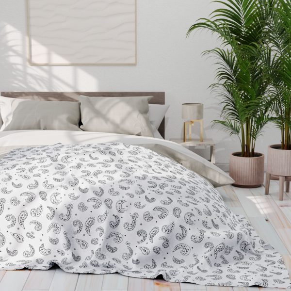 12554294537056739291_2048.jpeg Paisley Motif Minimalist Fleece Blanket - Elegant Neutral Design for Modern Homes