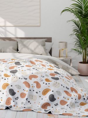 Modern Minimalist Fleece Blanket with Paisley Motifs on White Background - Soft Watercolor Abstract Design for a Sophisticated Home