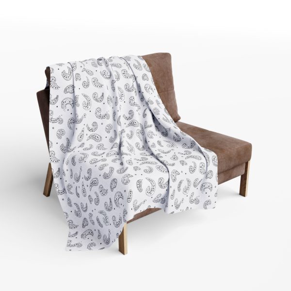 14328666282358556689_2048.jpeg Paisley Motif Minimalist Fleece Blanket - Elegant Neutral Design for Modern Homes