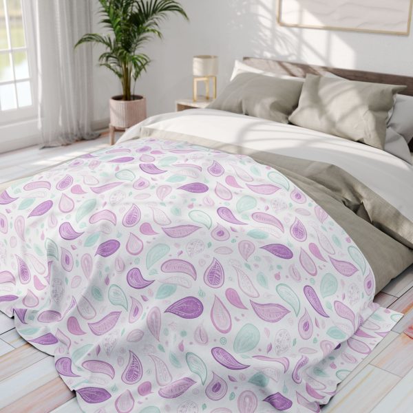 16299949864208504244_2048.jpeg Minimalist Paisley Motif Fleece Blanket in Soft Pastel Palette - Light Pink, Mint, Lavender - Airy and Elegant Design with Clean Lines - Professional and Minimalistic Style