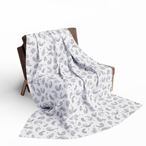 18135495567428199744_2048.jpeg Paisley Motif Minimalist Fleece Blanket - Elegant Neutral Design for Modern Homes