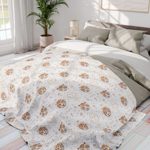 6607584584043395597_2048.jpeg Tiger Face Motif Fleece Blanket with Indian Patterns in Soft Pastel Colors