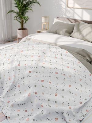 Minimalist Indian Motif Fleece Blanket in Soft Pastel Palette - Light Pink, Cream, Mint - Elegant Design with Clean Lines and Delicate Dots