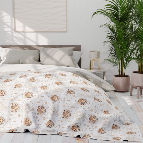 8038442739941080007_2048.jpeg Tiger Face Motif Fleece Blanket with Indian Patterns in Soft Pastel Colors