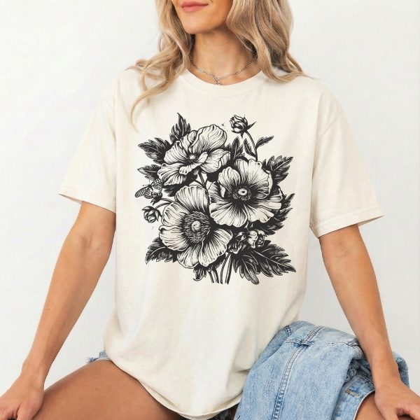Blooming Beauty: Women's Floral Design T-shirt