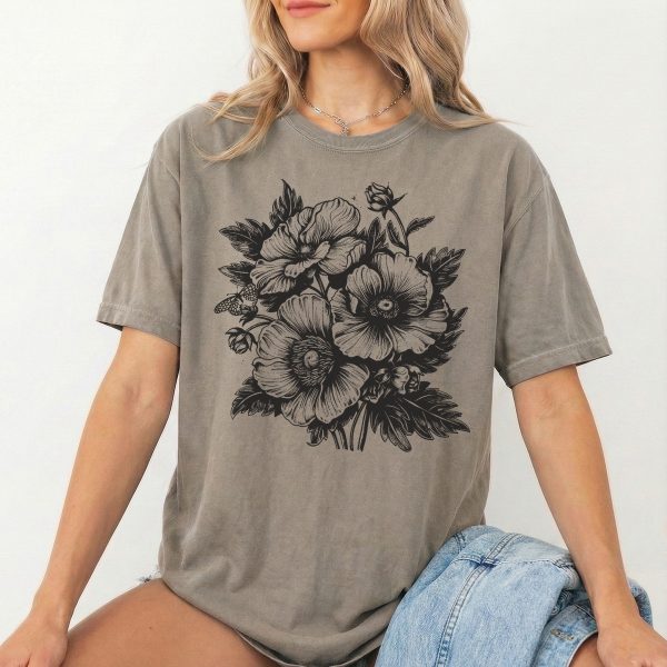 Blooming Beauty: Women's Floral Design T-shirt