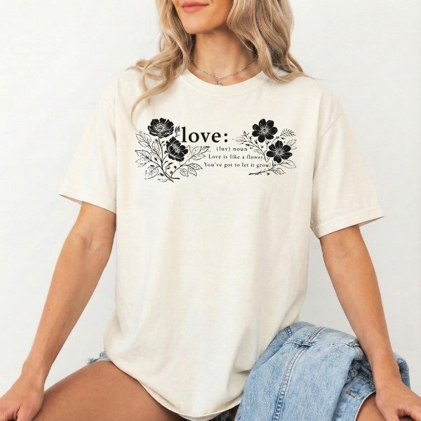 Love-themed T-shirt: Ideal Gift for Friends and Moms