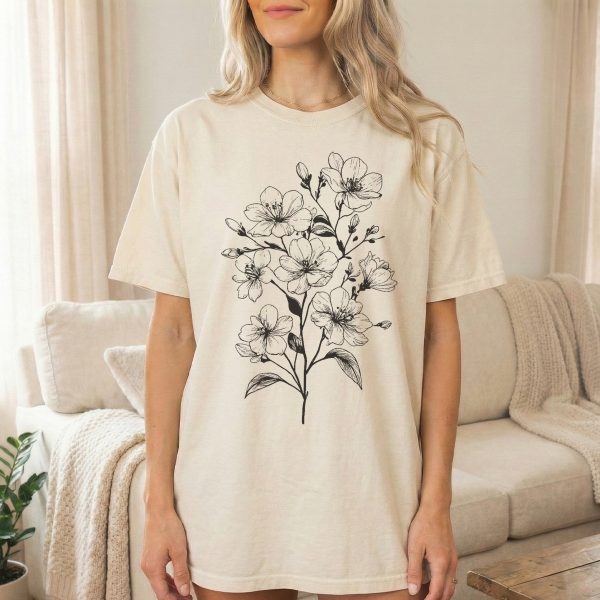 Minimalist Floral Design T-Shirt with Elegant Flowers