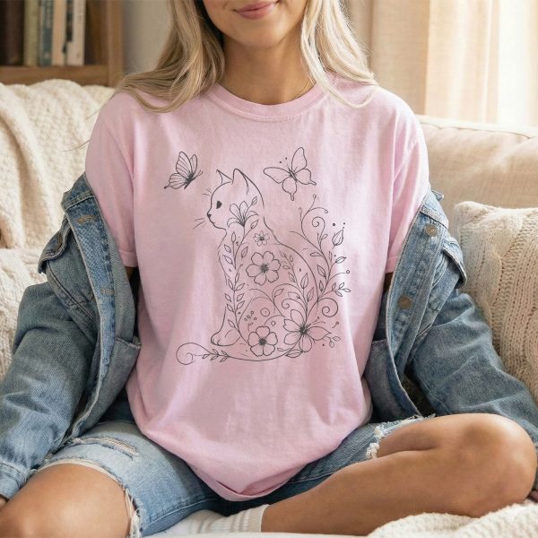 Floral Cat Design T-Shirt - Perfect Gift for Cat Lovers