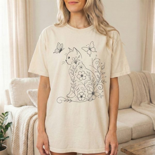 Floral Cat Design T-Shirt - Perfect Gift for Cat Lovers