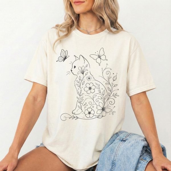 Floral Cat Design T-Shirt - Perfect Gift for Cat Lovers